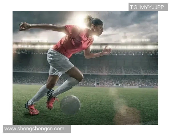 短袖上印足球明星的时尚潮流与个性表达让你成为球场焦点