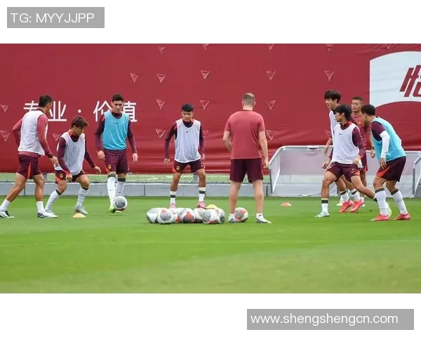 足球明星脚上神秘红点引发热议背后隐藏的健康秘密与运动表现的关系