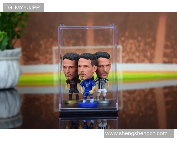 足球明星手办高清展示图赏析精美细节尽显球星风采